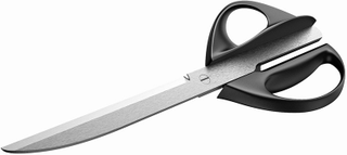 Illustration for article titled Genius Flat Edge Scissors Guarantee a Perfectly Straight Cut